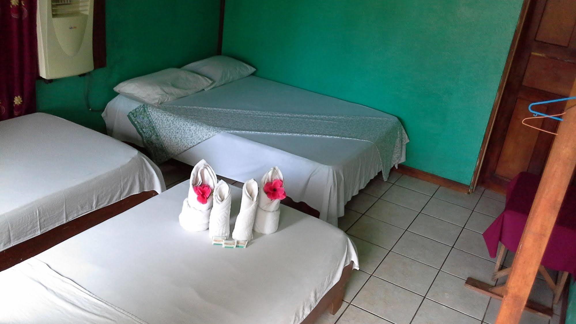 Cabinas Miss Miriam 2 Тортугеро Екстер'єр фото