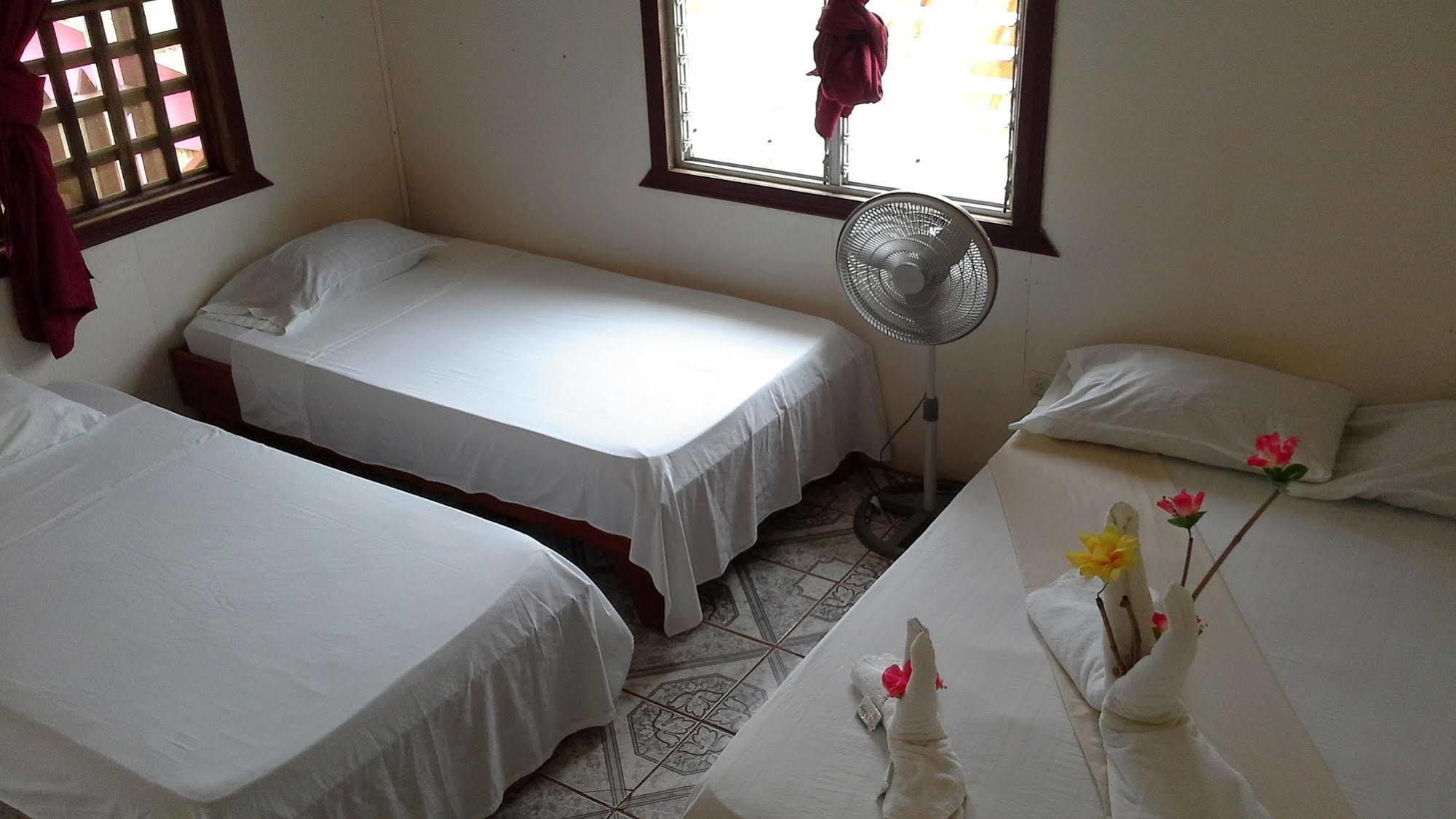 Cabinas Miss Miriam 2 Тортугеро Екстер'єр фото