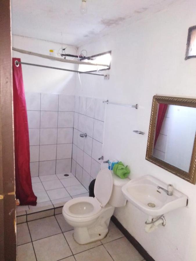 Cabinas Miss Miriam 2 Тортугеро Екстер'єр фото